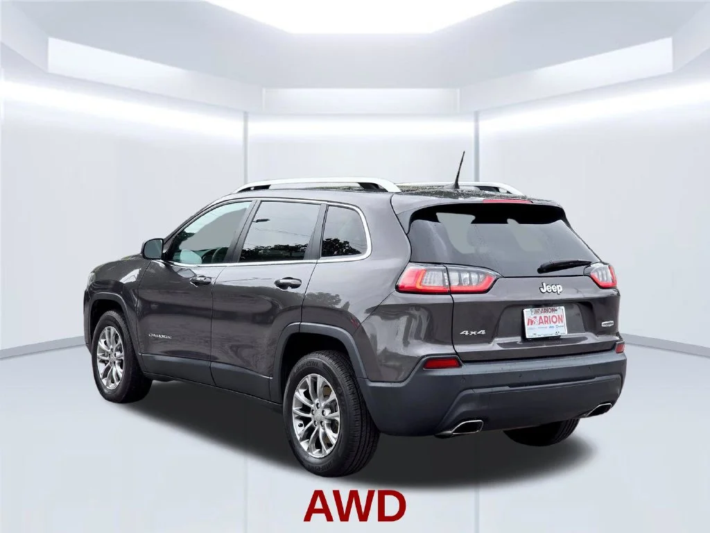 Used 2019 Gray Jeep Latitude Plus image 16