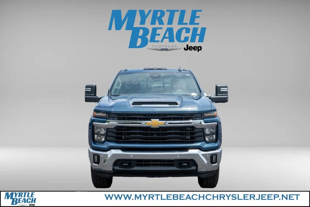 Used 2025 Lakeshore Blue Chevrolet LT image 9