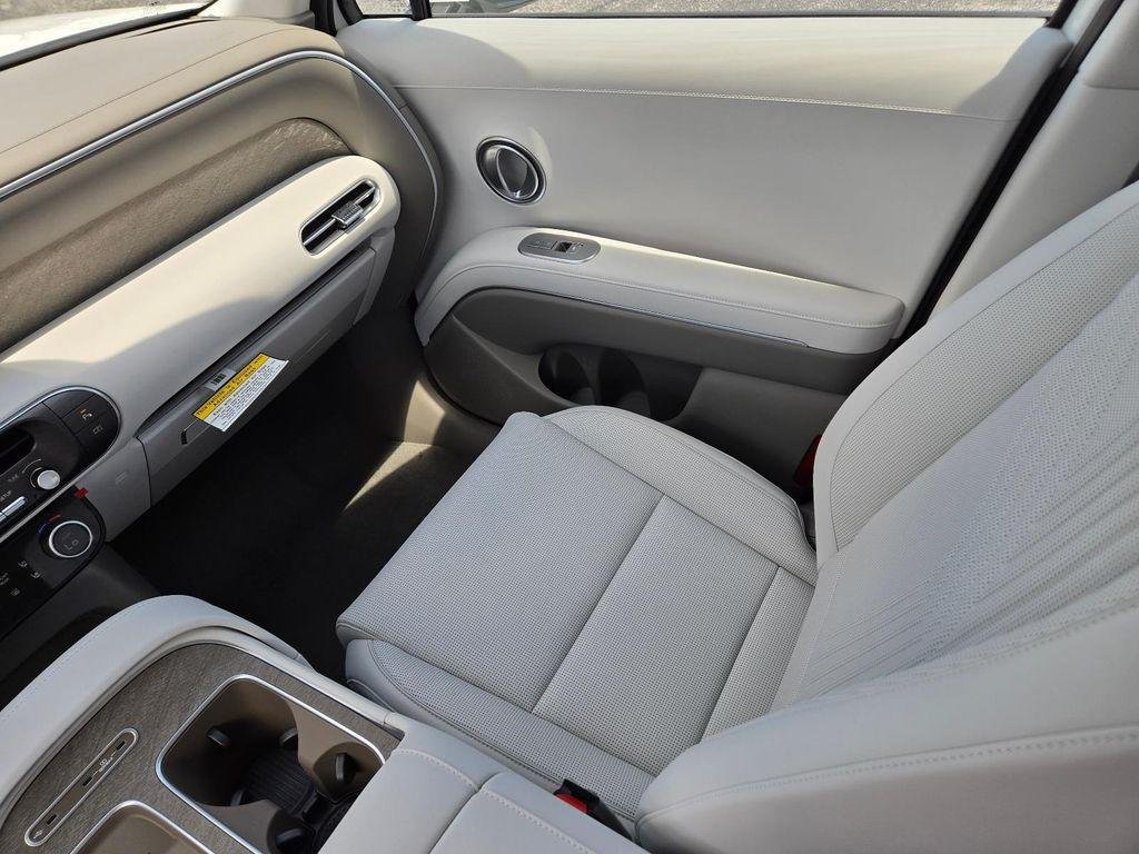 New 2026 White Hyundai SEL Premium FWD image 20