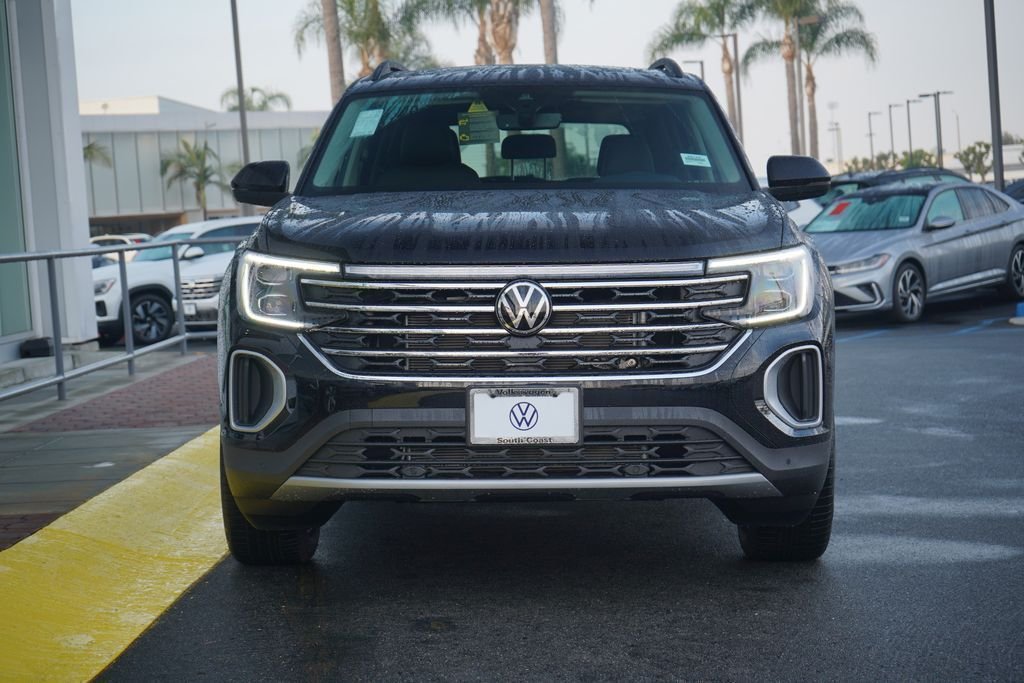 New 2026 Deep Black Pearl Volkswagen SE w/Technology image 5