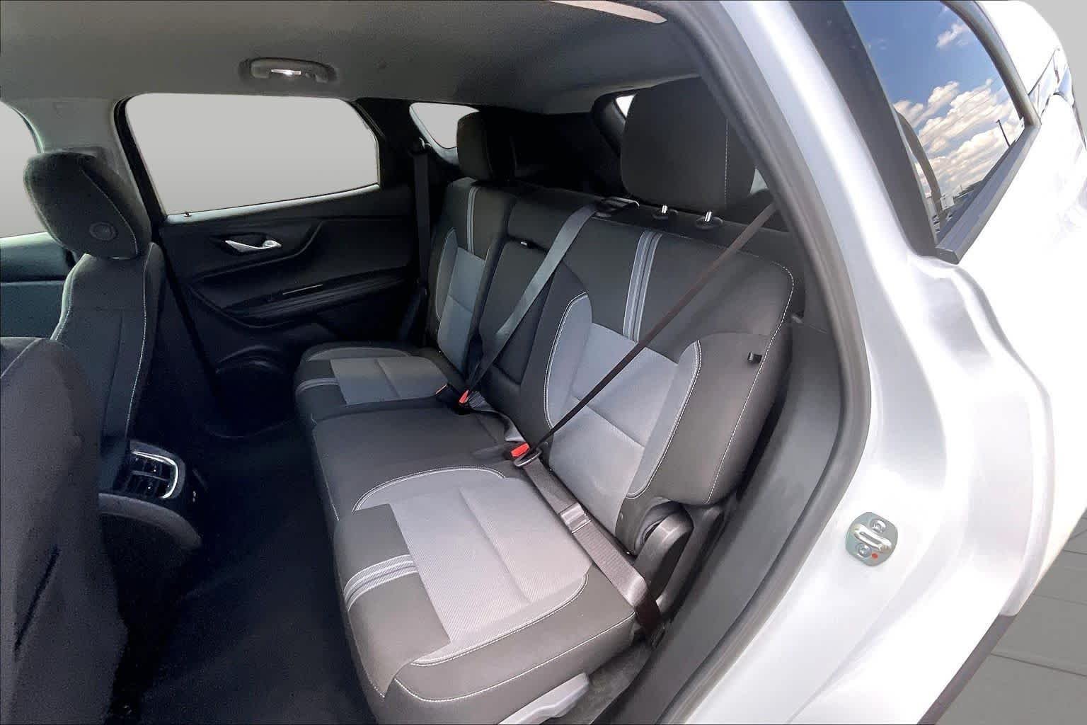 Used 2025 Summit White Chevrolet LT image 20