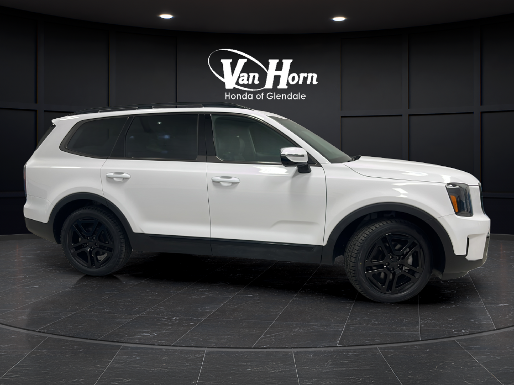 Used 2025 Glacial White Pearl Kia SX X-Line image 8