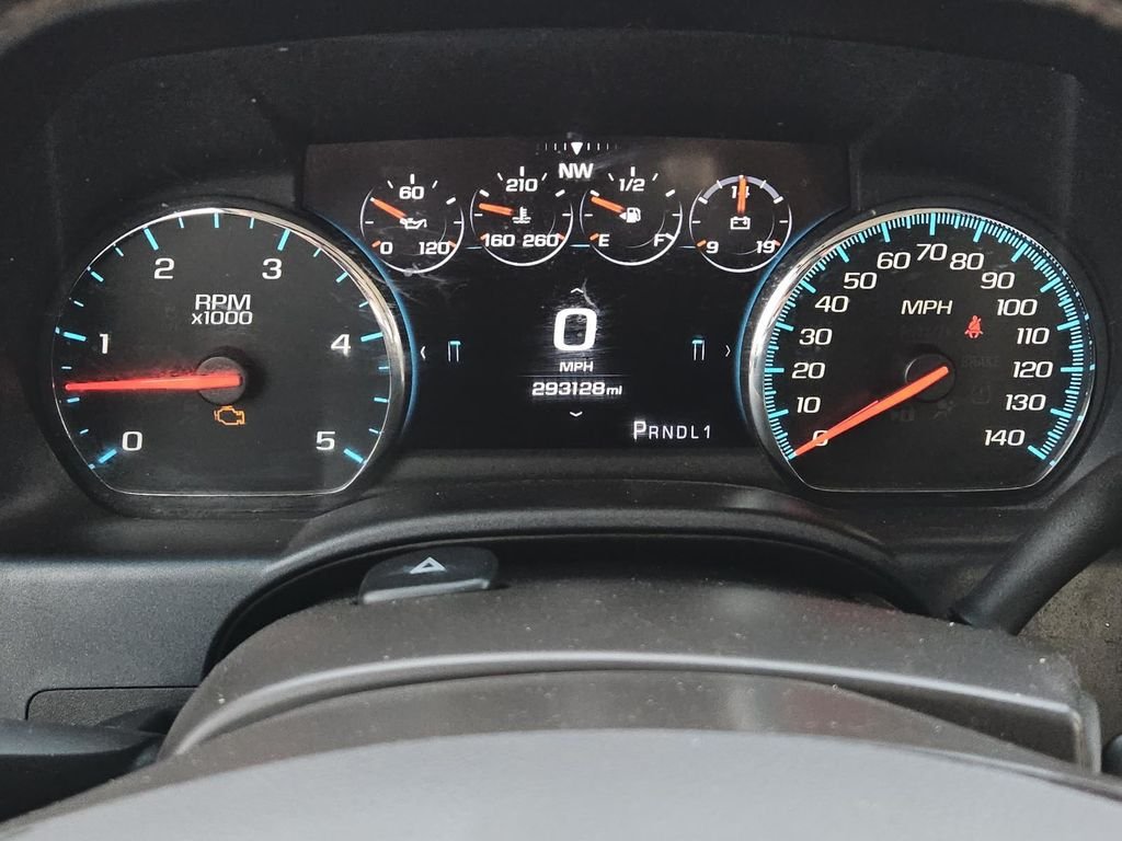 Used 2018 Silver GMC Denali image 18