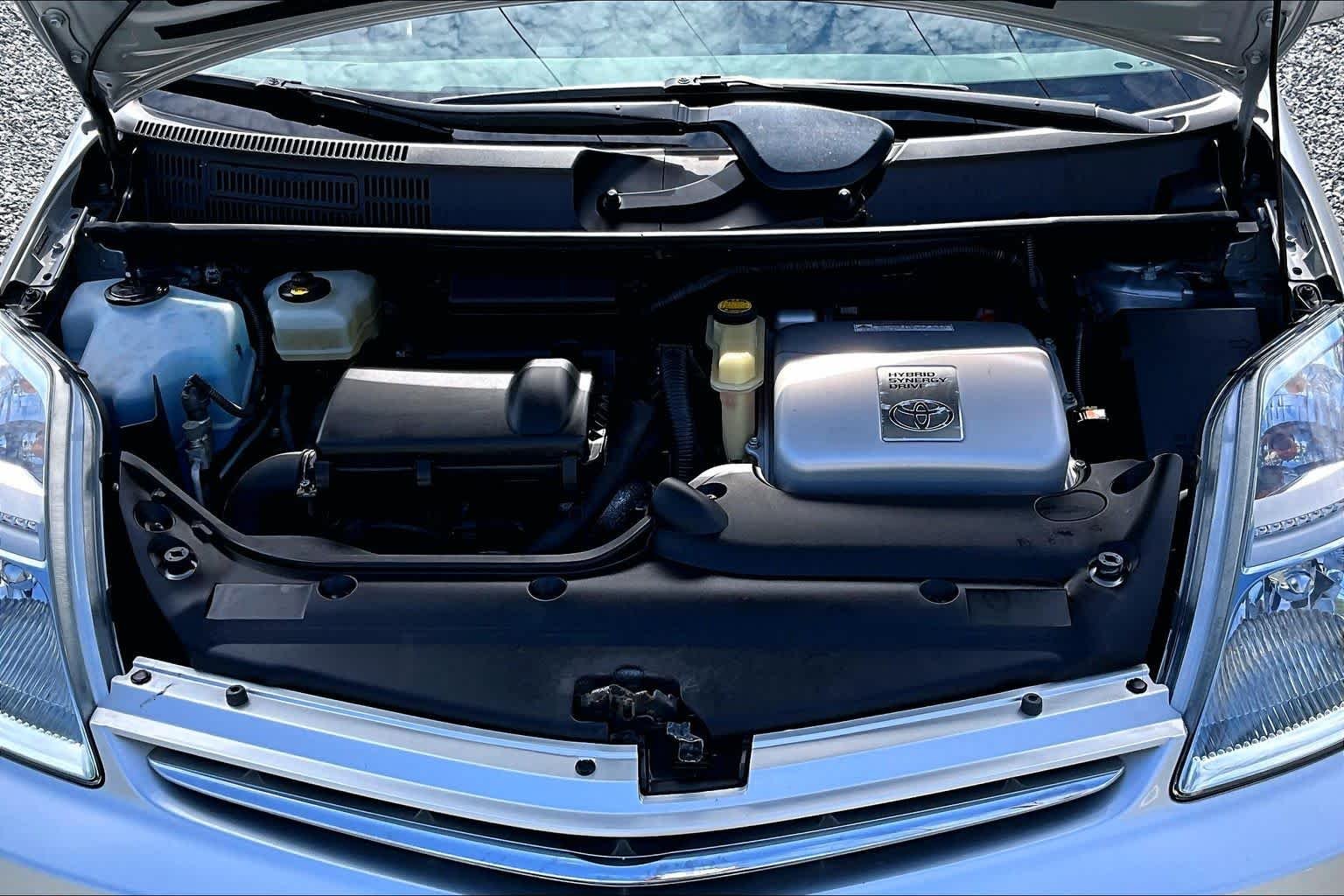 Used 2008 Classic Silver Metallic Toyota  image 31