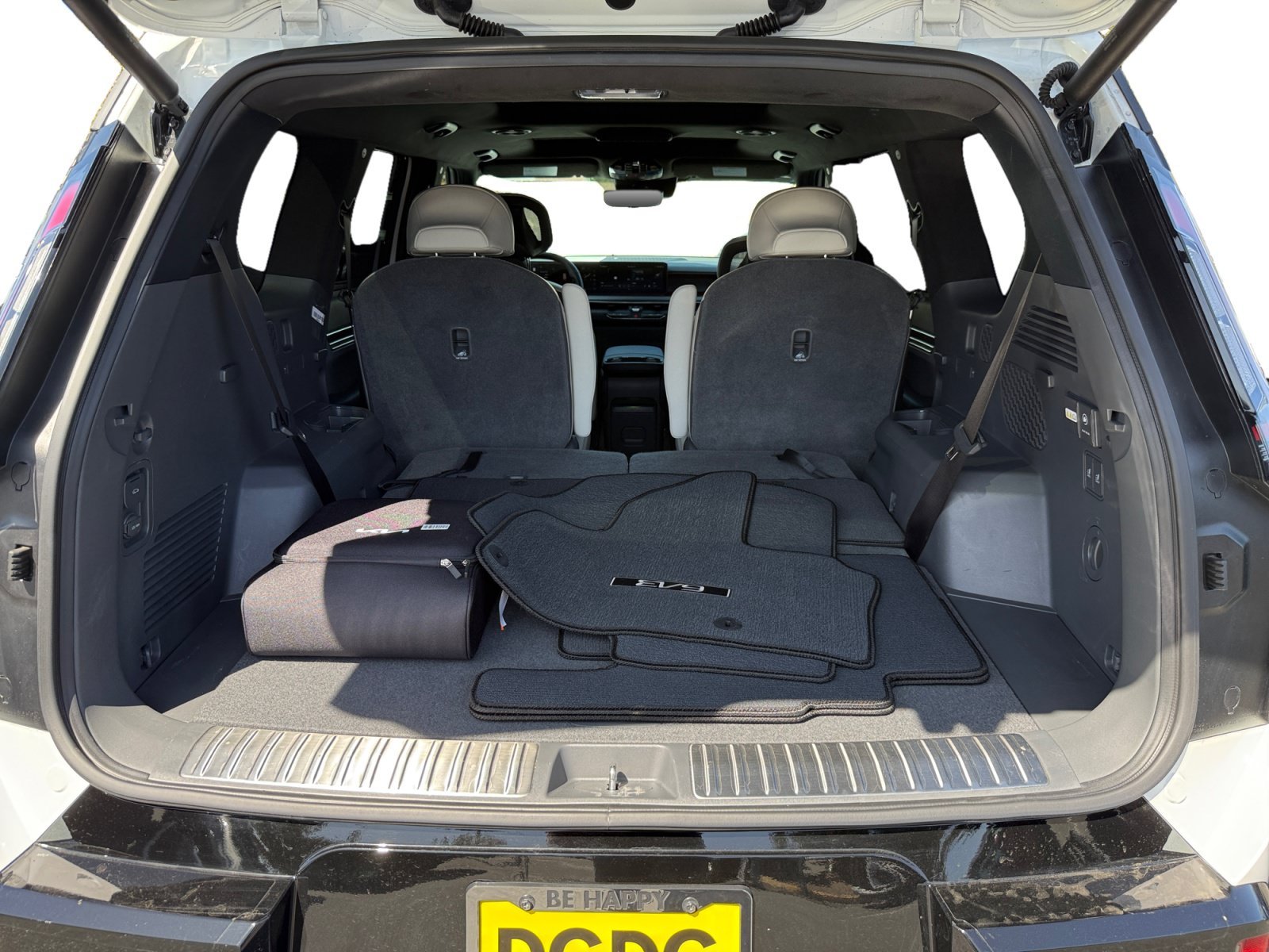 Certified Used 2024 Snow White Pearl Kia GT-Line image 17