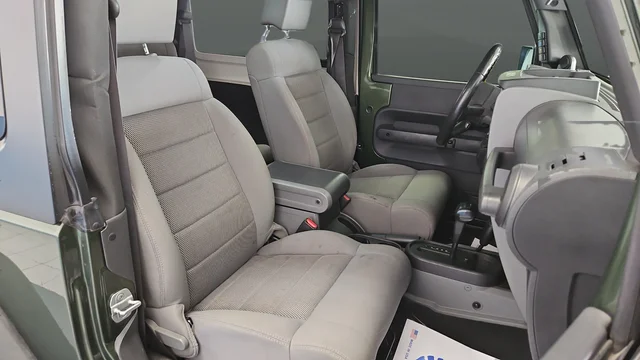 Used 2009 Green Metallic Jeep Rubicon image 25
