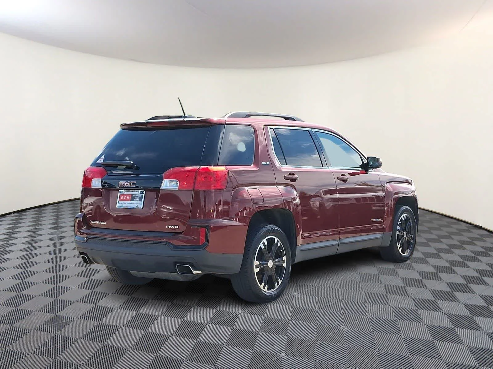 Used 2017 Crimson Red Tintcoat GMC SLE image 5
