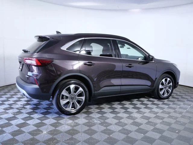 Used 2023 Red Ford Platinum image 8