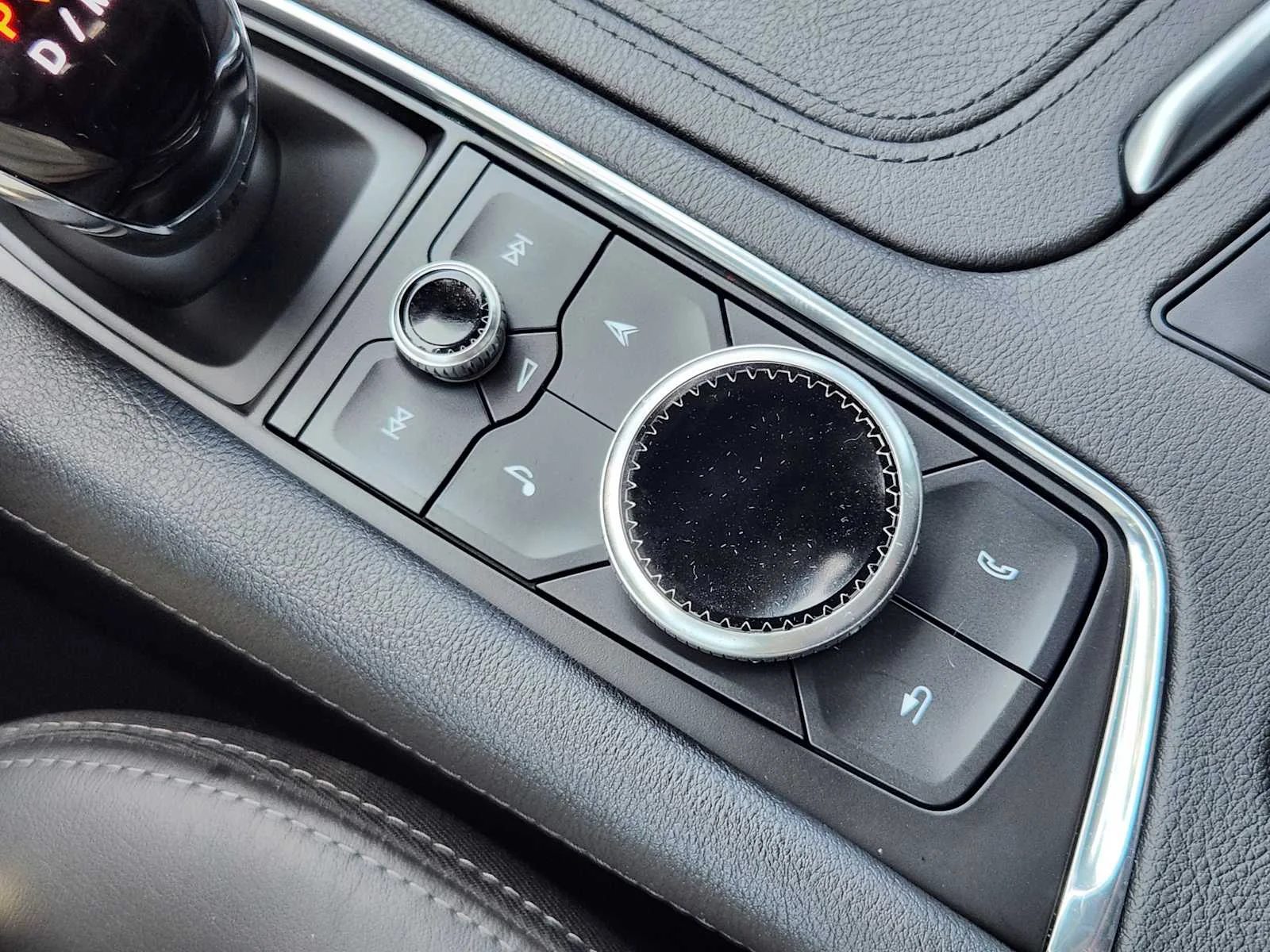 Used 2023 ARGENT SILVER METALLIC Cadillac AWD Sport image 19