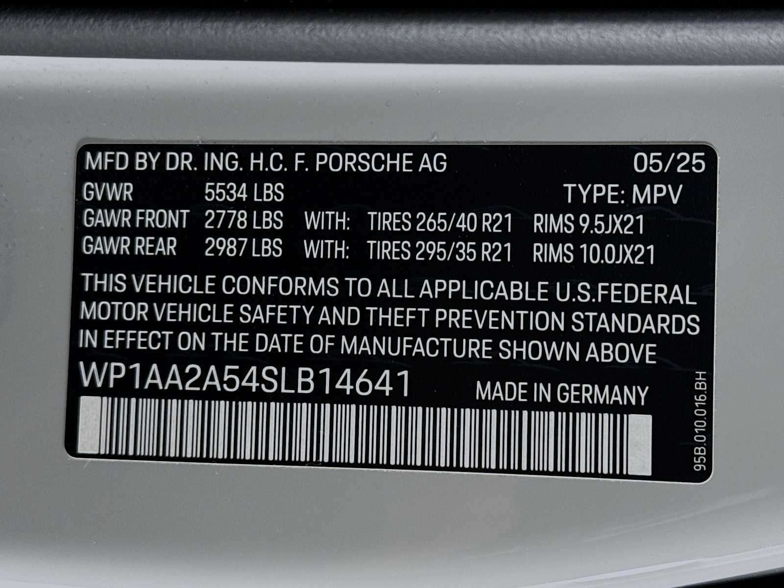 Certified Used 2025 Chalk Porsche  image 33