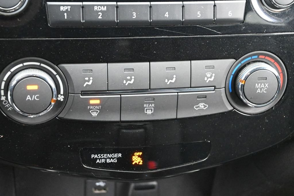 Used 2016 Blue Nissan S image 20