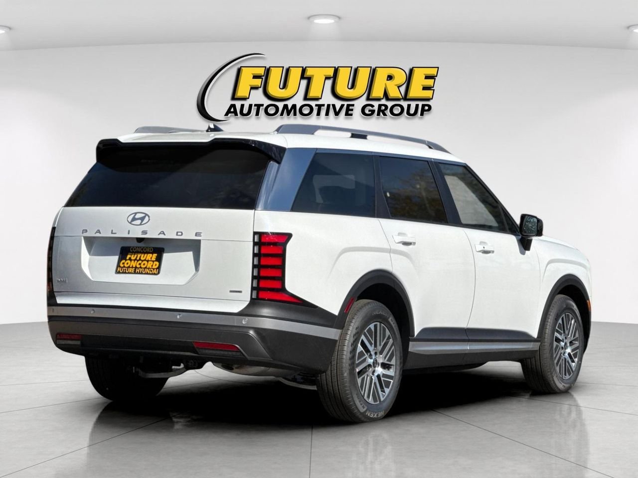 New 2027 White Hyundai SEL 8P image 3
