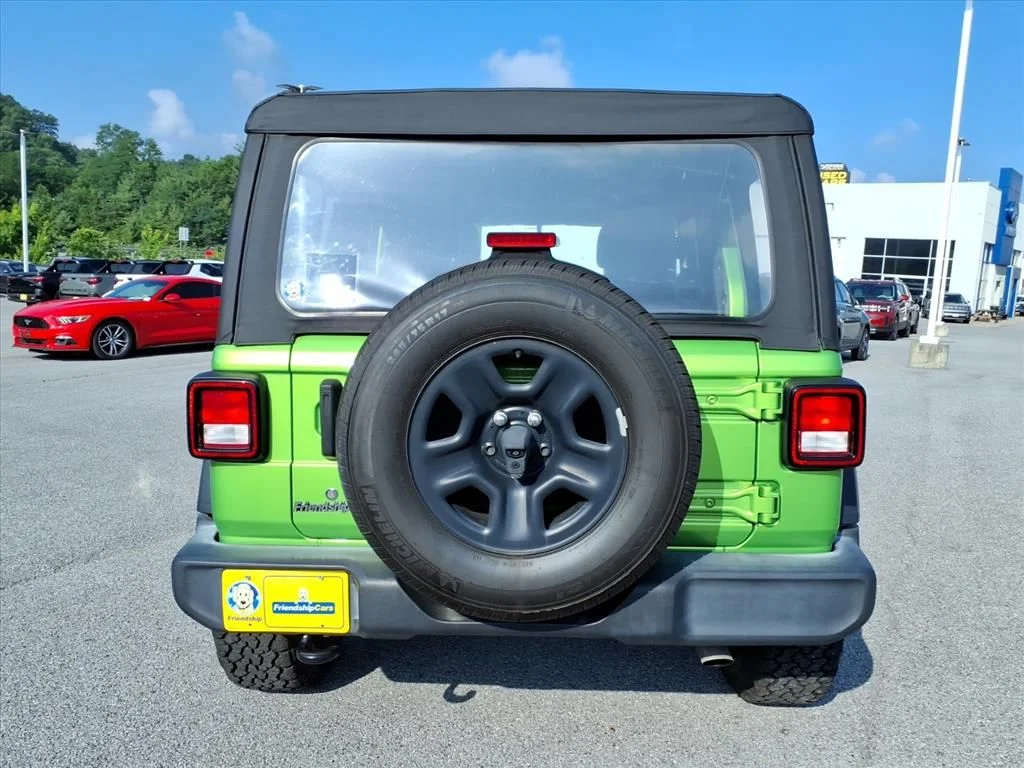Used 2019 Green Jeep Unlimited Sport image 11