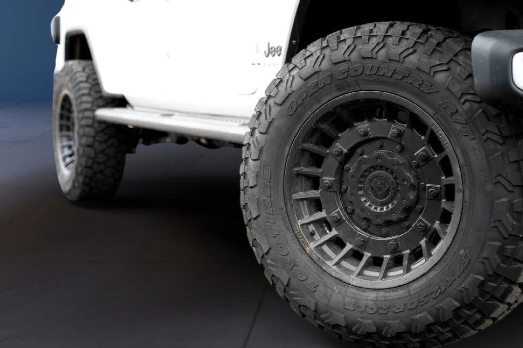 New 2024 White Jeep Sport S image 2