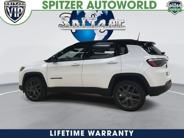 New 2026 Bright White Clear-Coat Exterior Paint Jeep Limited image 2