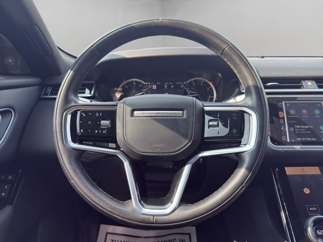 Used 2022 White Land Rover R-Dynamic S image 10