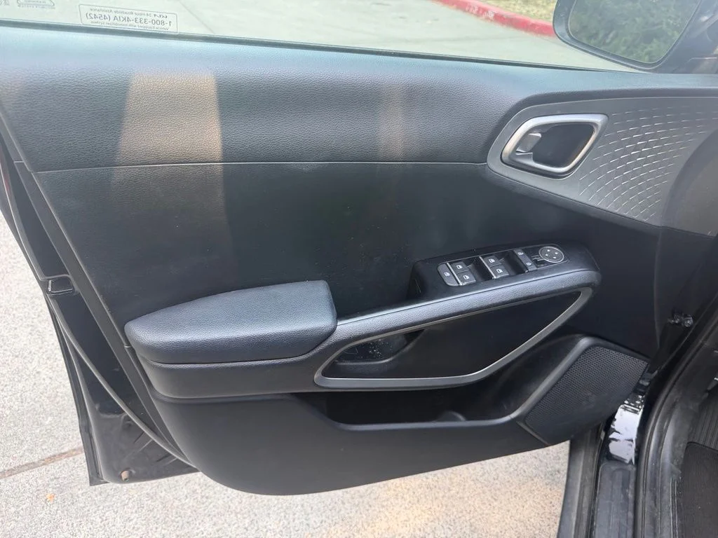 Used 2024 Fusion Black Kia LX image 10