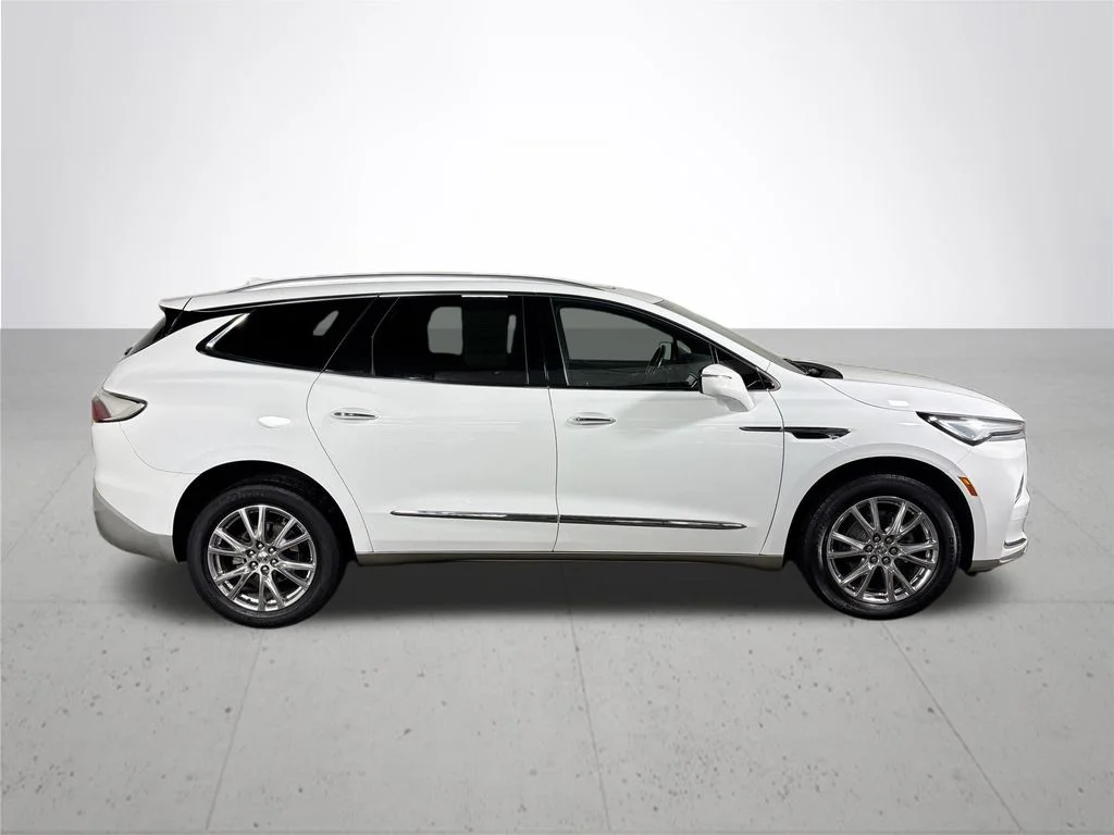 Used 2023 White Buick Essence image 5