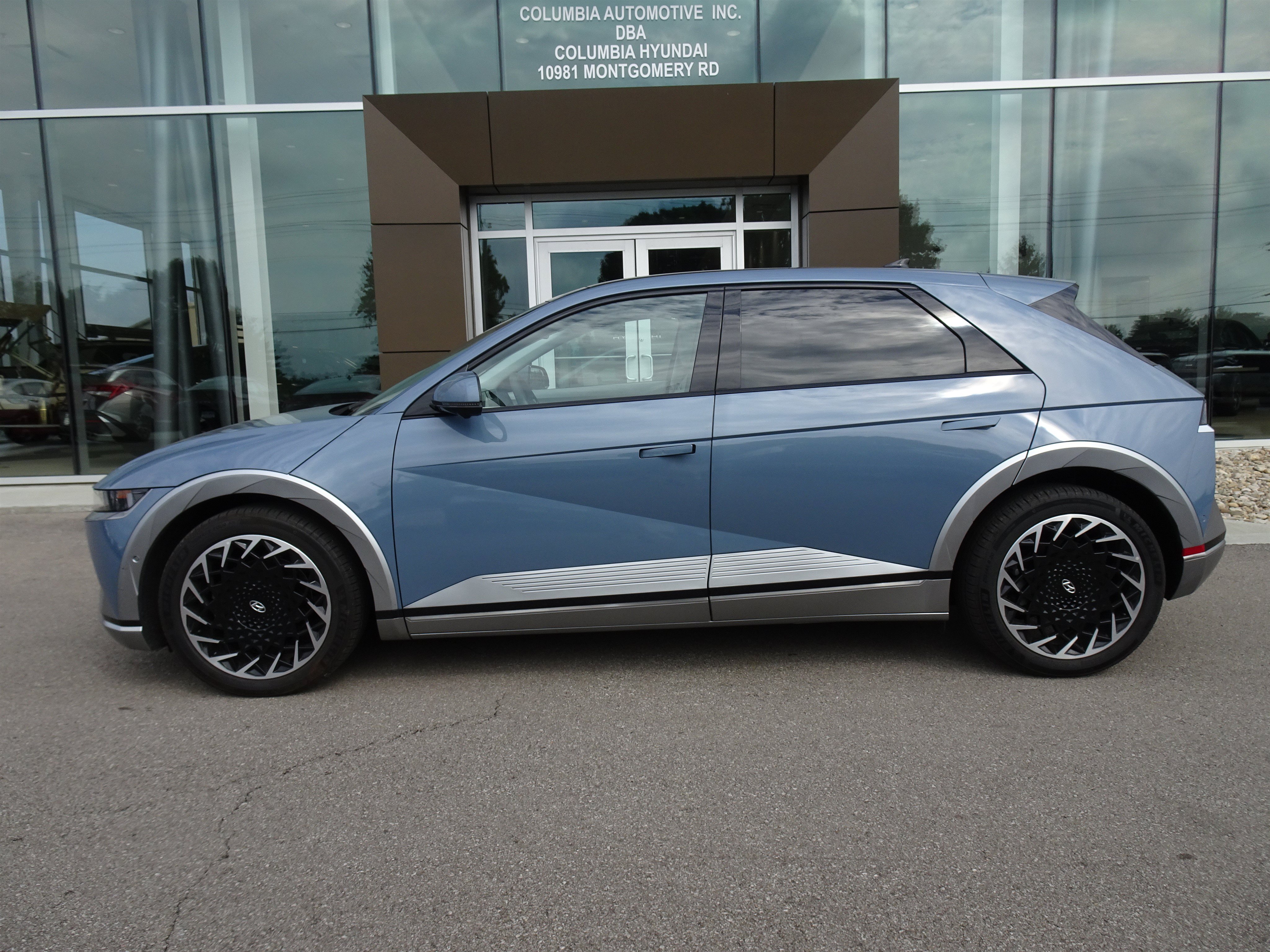 Used 2023 Hyundai IONIQ 5 Limited with VIN KM8KRDAF6PU229483 for sale in Cincinnati, OH