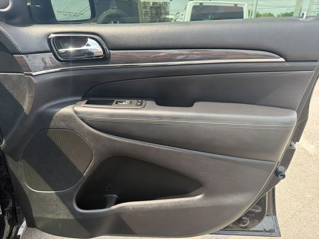 Used 2020 Black Jeep Overland image 23