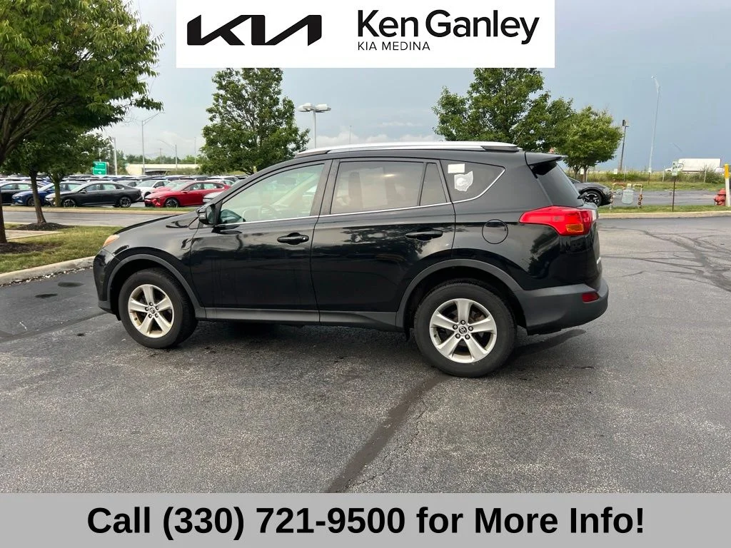 Used 2015 Black Toyota XLE image 8