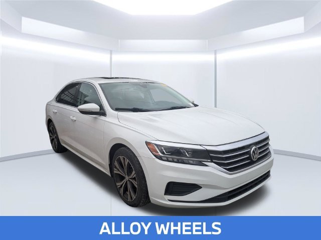 Used 2021 White Volkswagen 2.0T SE image 4