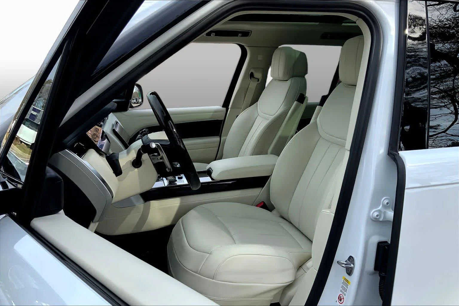2023 Land Rover Range Rover SE - Photo 9
