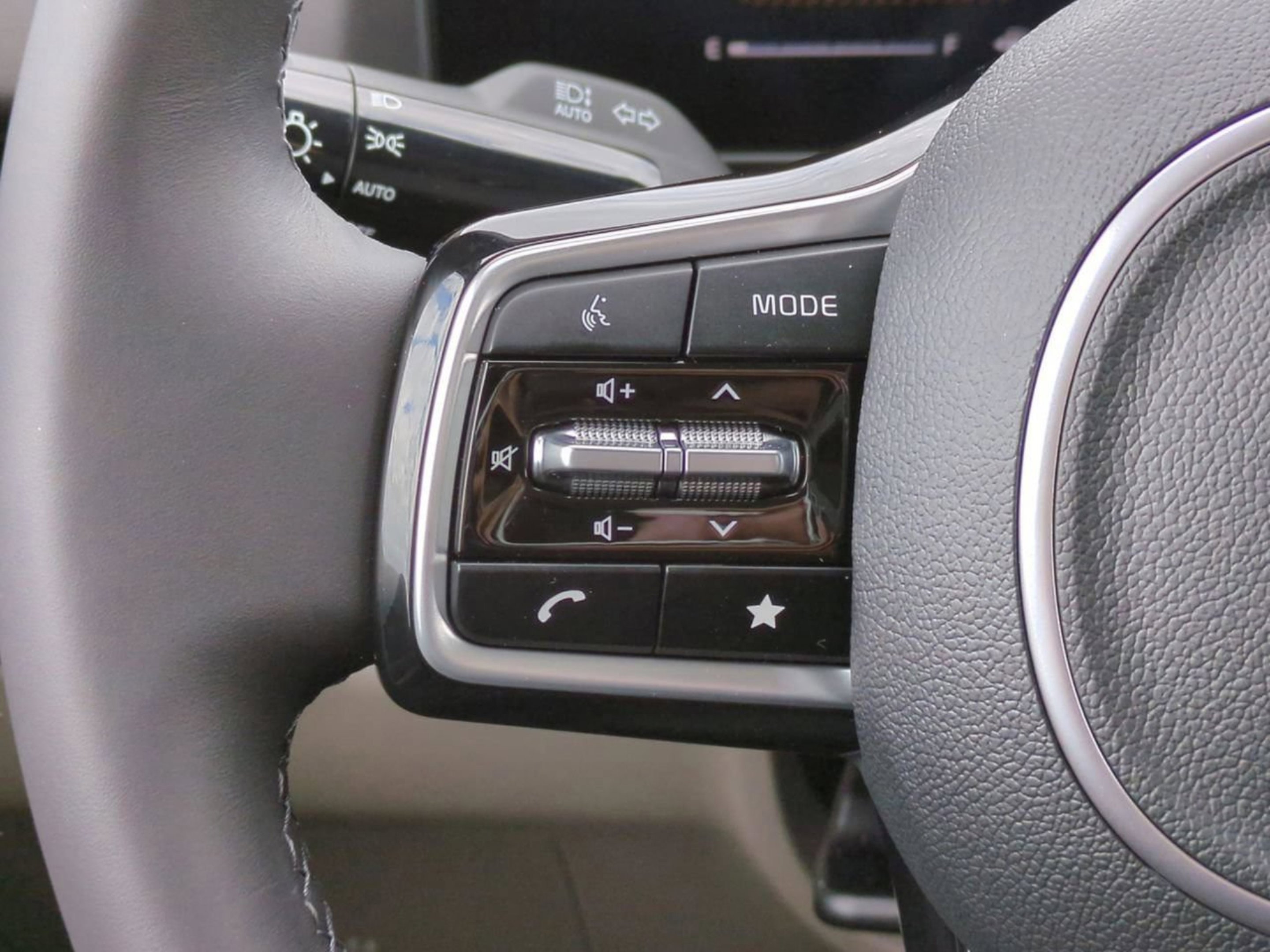 New 2026 Ivory Silver Kia EX image 31