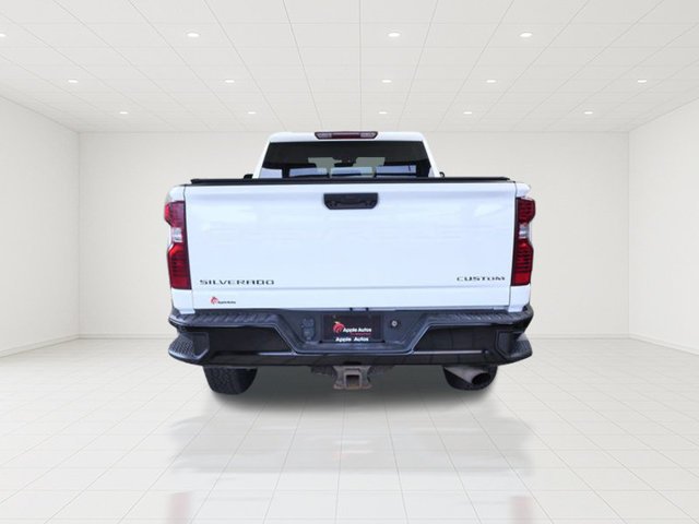Used 2022 White Chevrolet Custom image 5