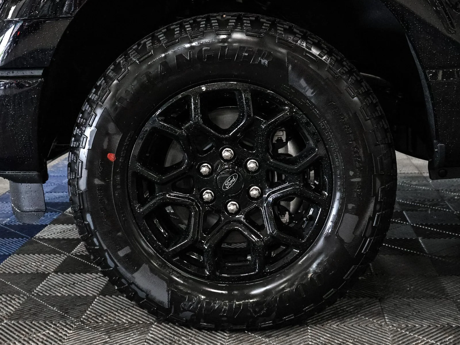 New 2026 Agate Black Metallic Ford XLT image 21