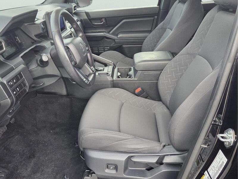 Used 2025 Black TOYOTA SR DOUBLE CAB 5