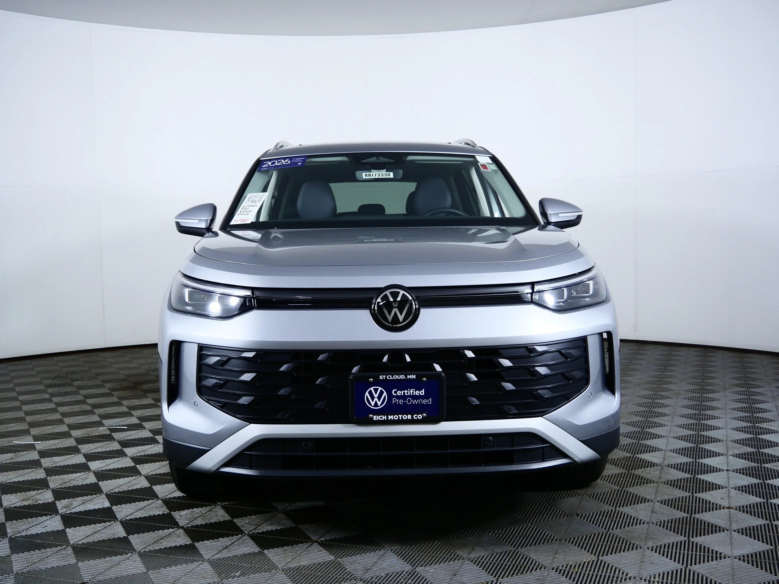 Certified Used 2026  Volkswagen SE image 2