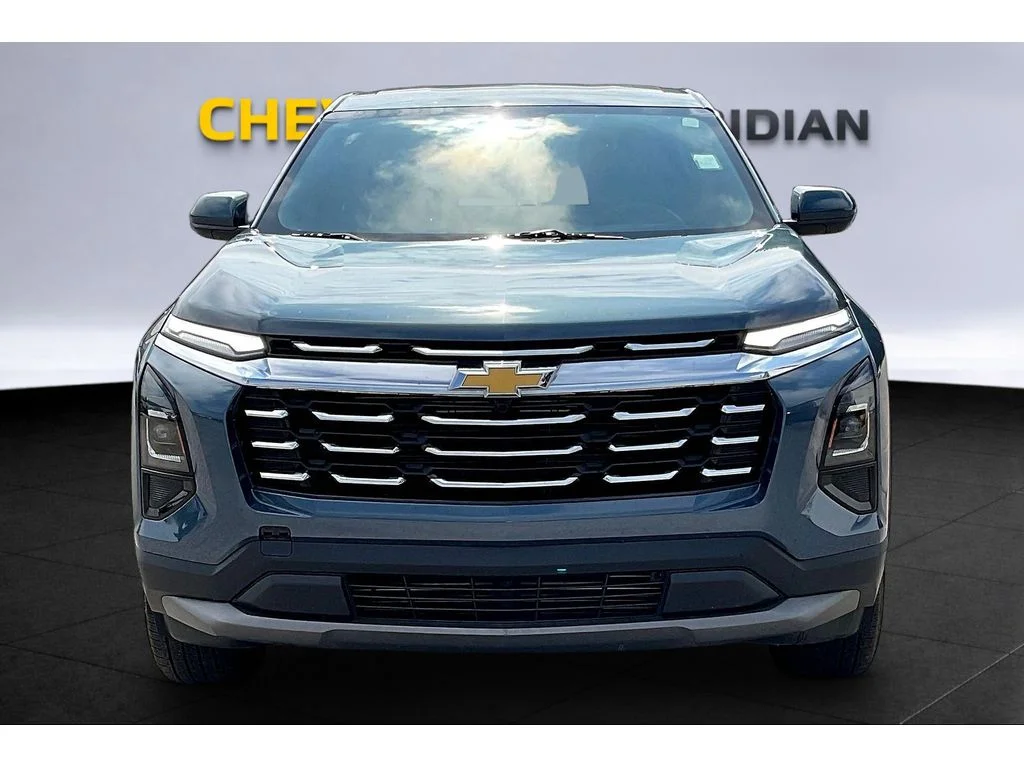 Used 2025 Lakeshore Blue Metallic Chevrolet LT image 3