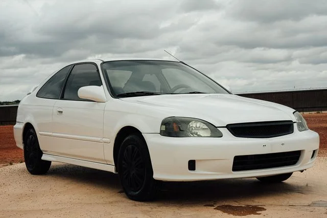 Used 2000 Honda Civic DX with VIN 1HGEJ6226YL132373 for sale in San Angelo, TX