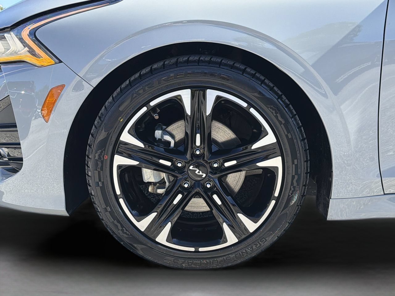 Used 2023 Wolf Gray Kia GT-Line image 32