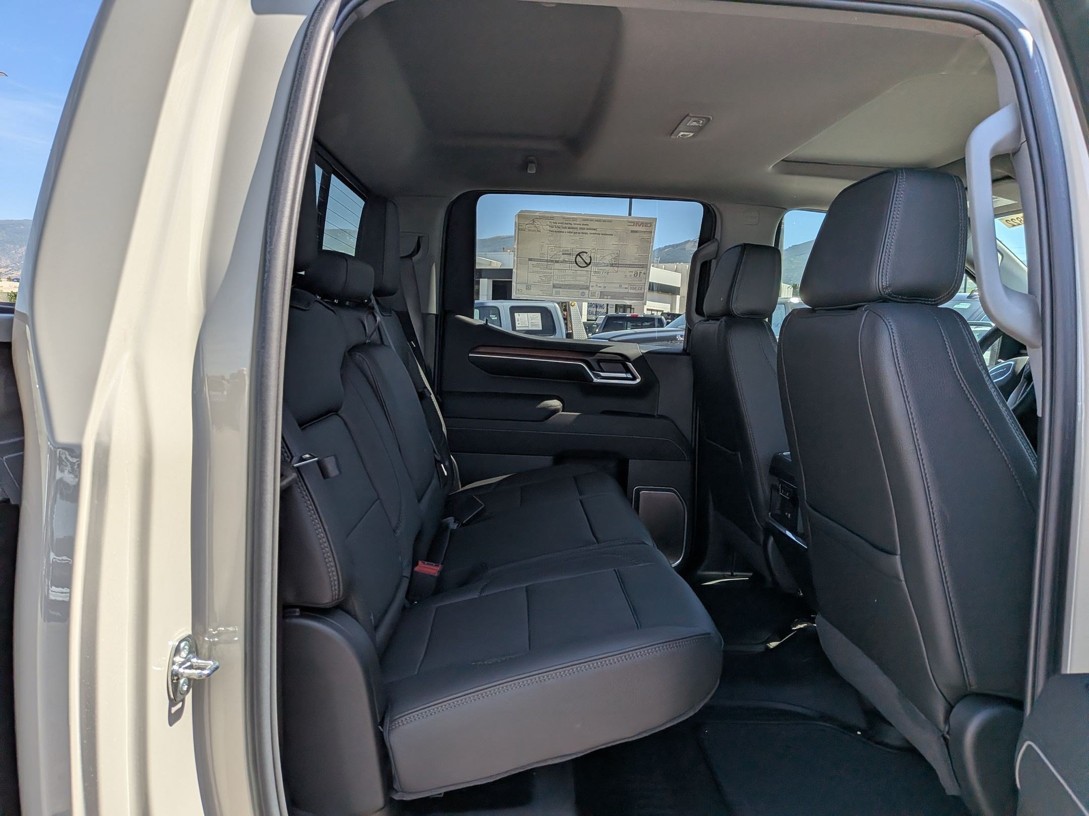 2026 GMC Sierra 1500 Denali - Photo 8