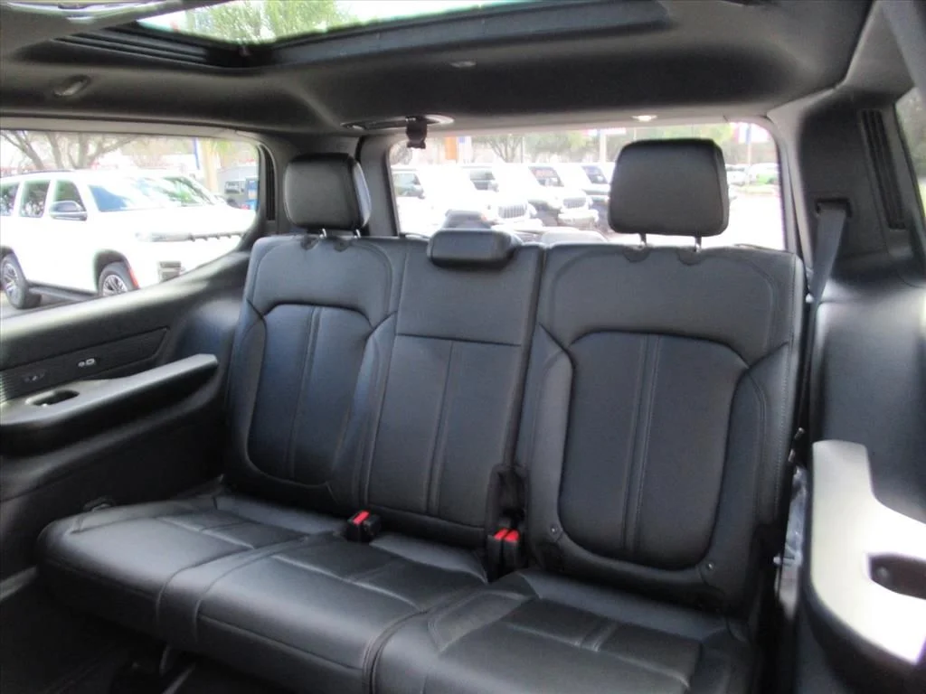 New 2026 Velvet Red Pearl-Coat Exterior Paint Jeep Limited Altitude image 36