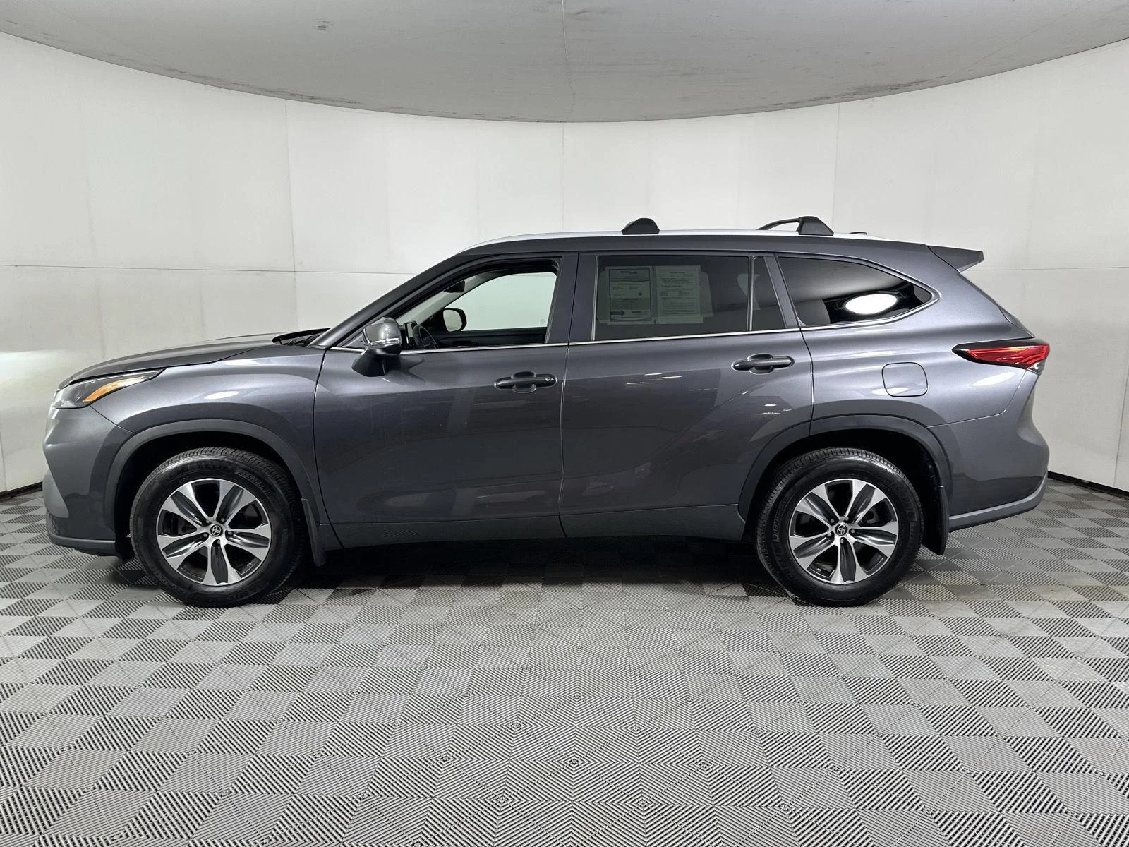 Used 2023 Magnetic Gray Metallic Toyota XLE image 20