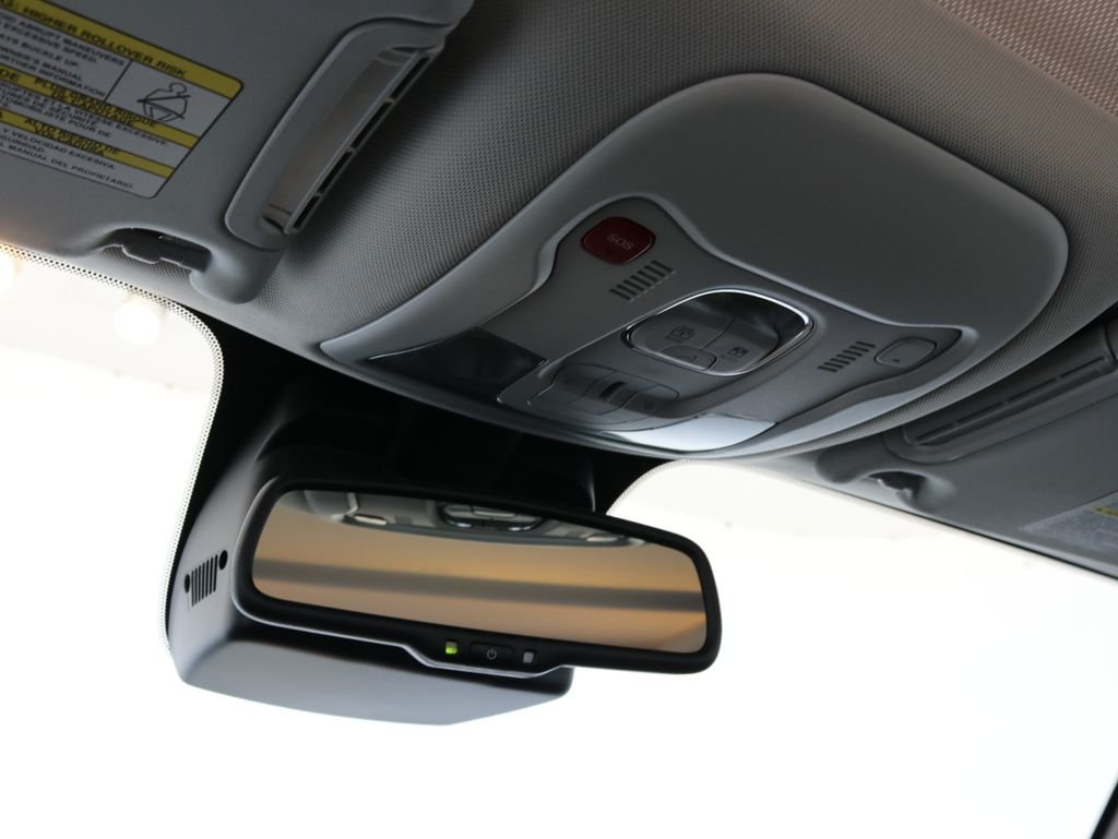 Used 2022 Teal Jeep Limited image 17