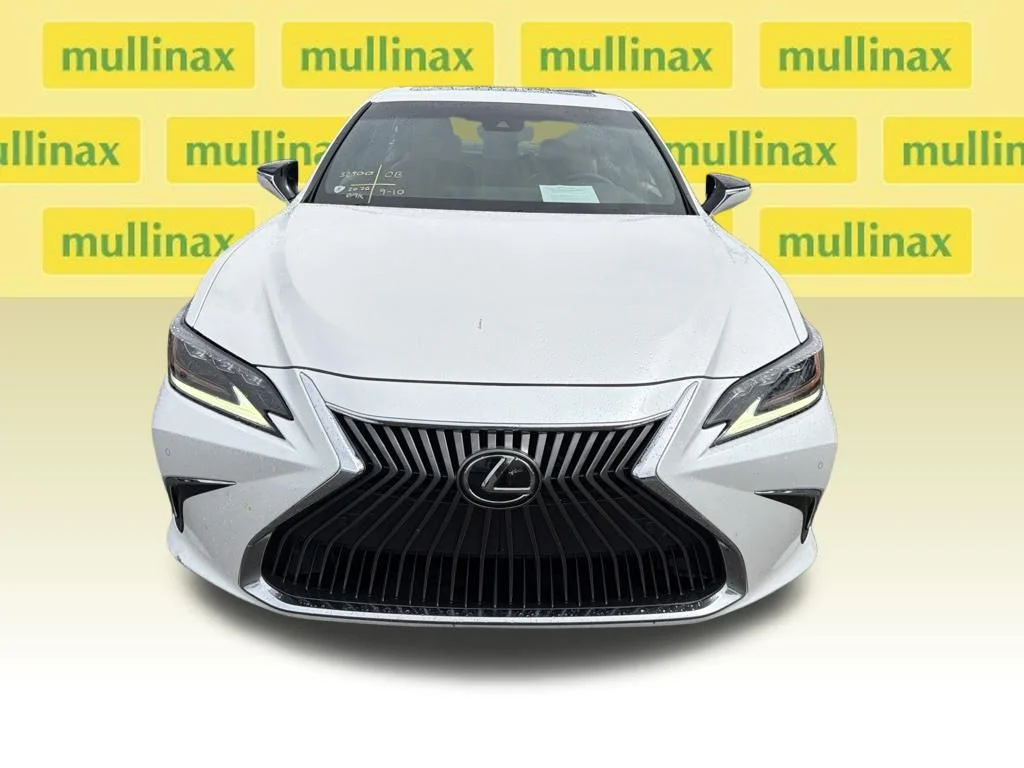 Used 2020 White Lexus 350 Luxury image 2