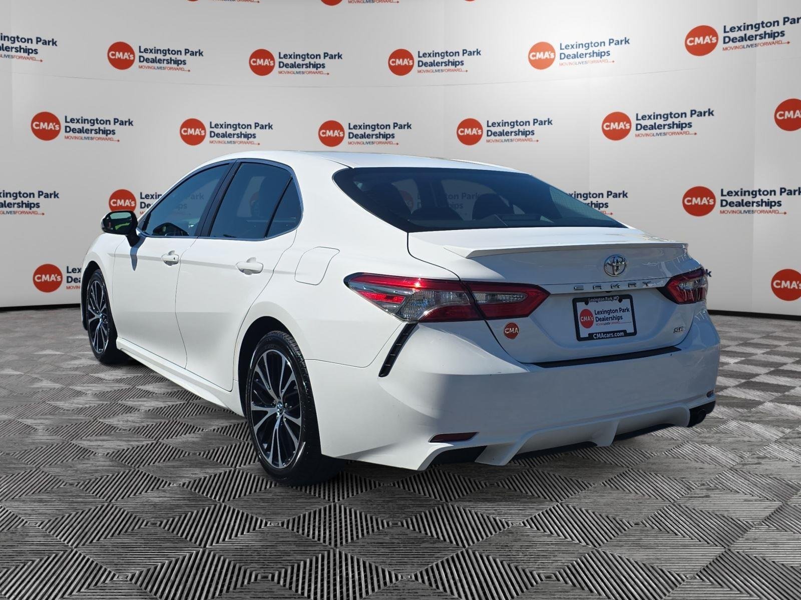 Used 2018 Super White Toyota SE image 5