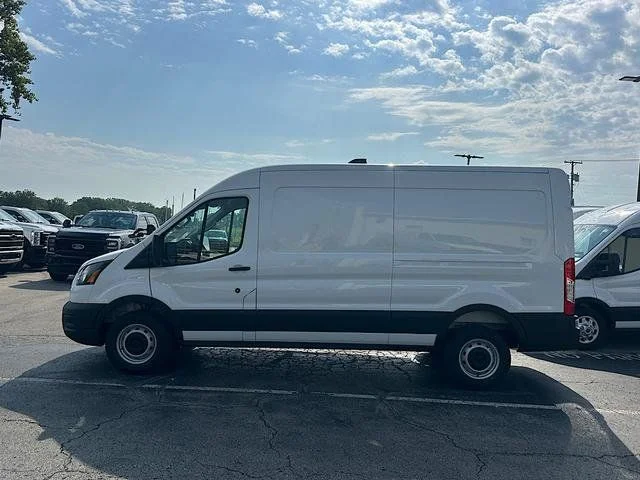 New 2027 Oxford White Ford Cargo Van image 4