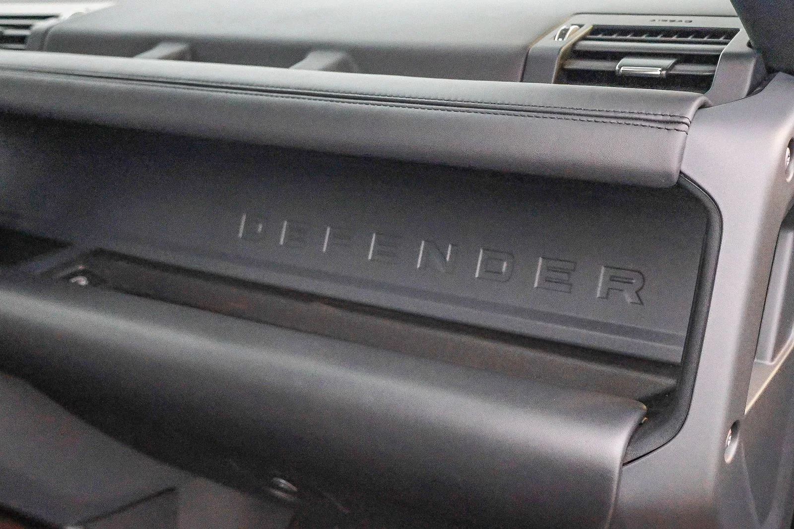 2023 Land Rover Defender X - Photo 18