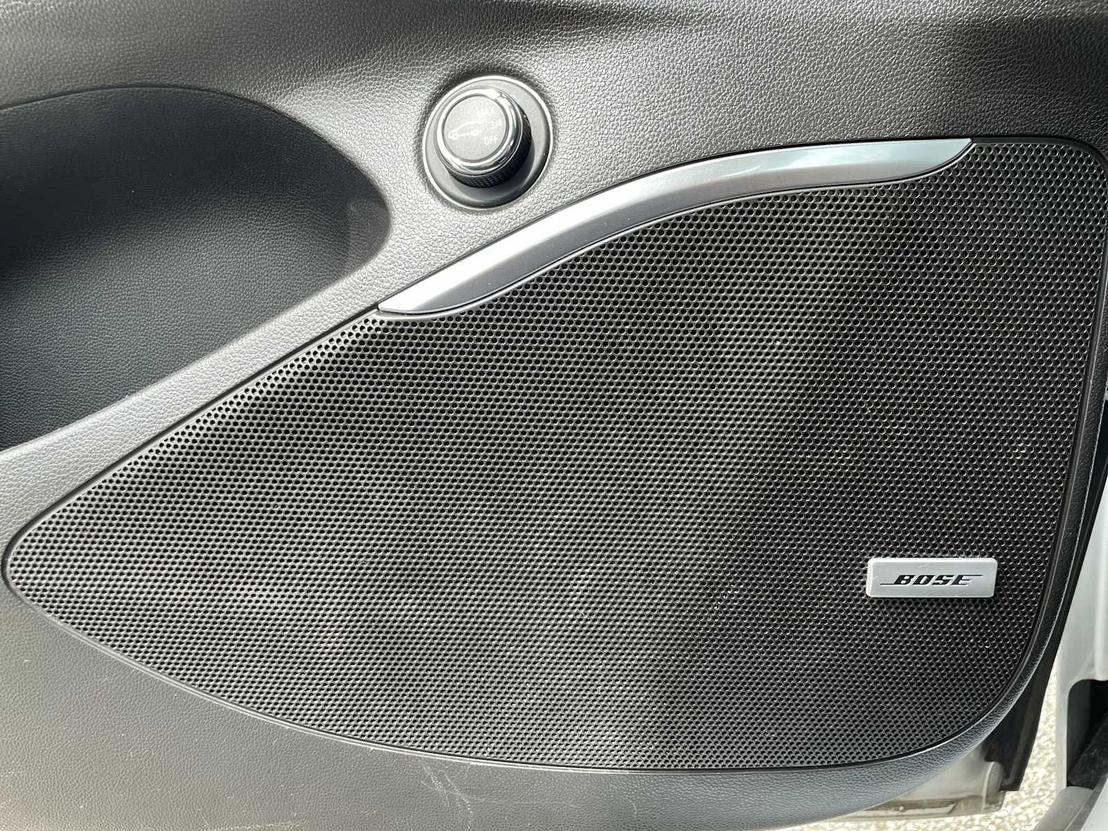 Used 2020 Includes Satin Nickel lower exterior accent color.) Buick Essence image 25