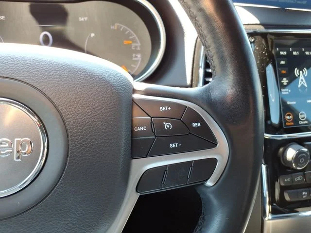 Used 2022 Red Jeep Laredo X image 25