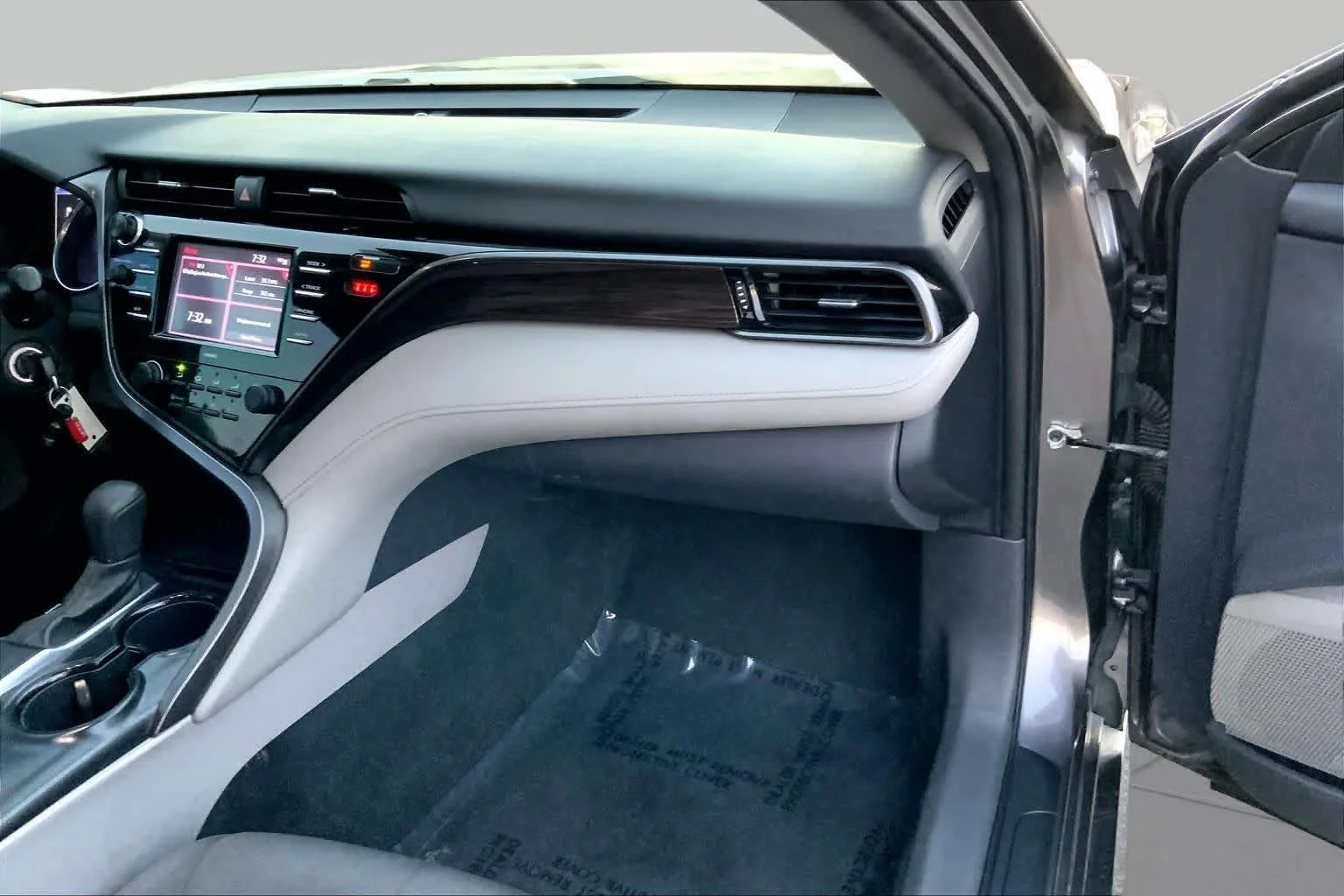 Used 2020 Predawn Gray Mica Toyota LE image 11