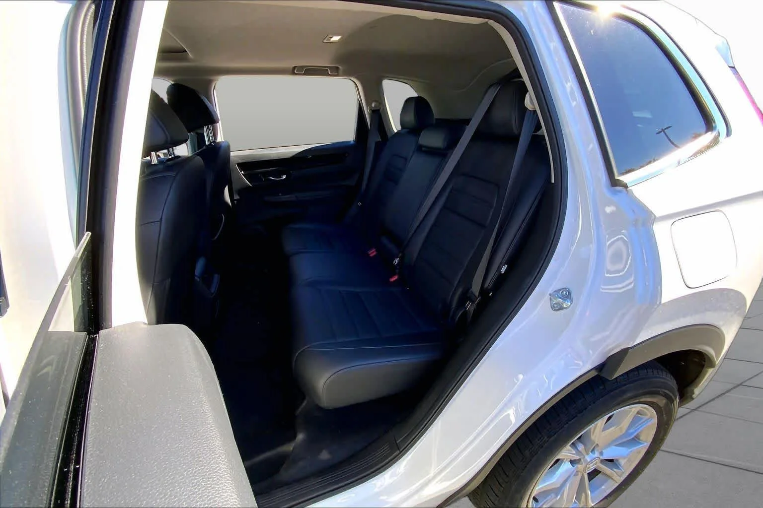 Used 2024 Platinum White Pearl Honda EX-L image 21