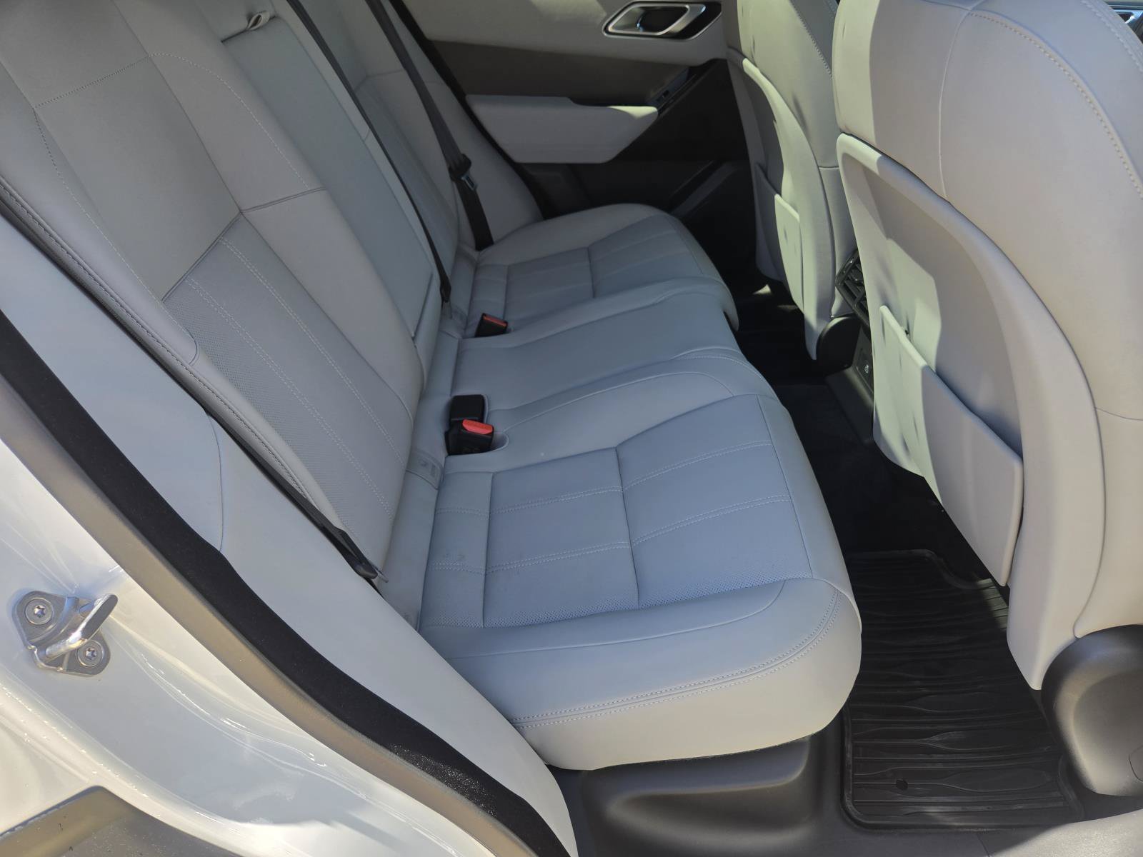 Used 2025 Fuji White Land Rover Dynamic SE image 41