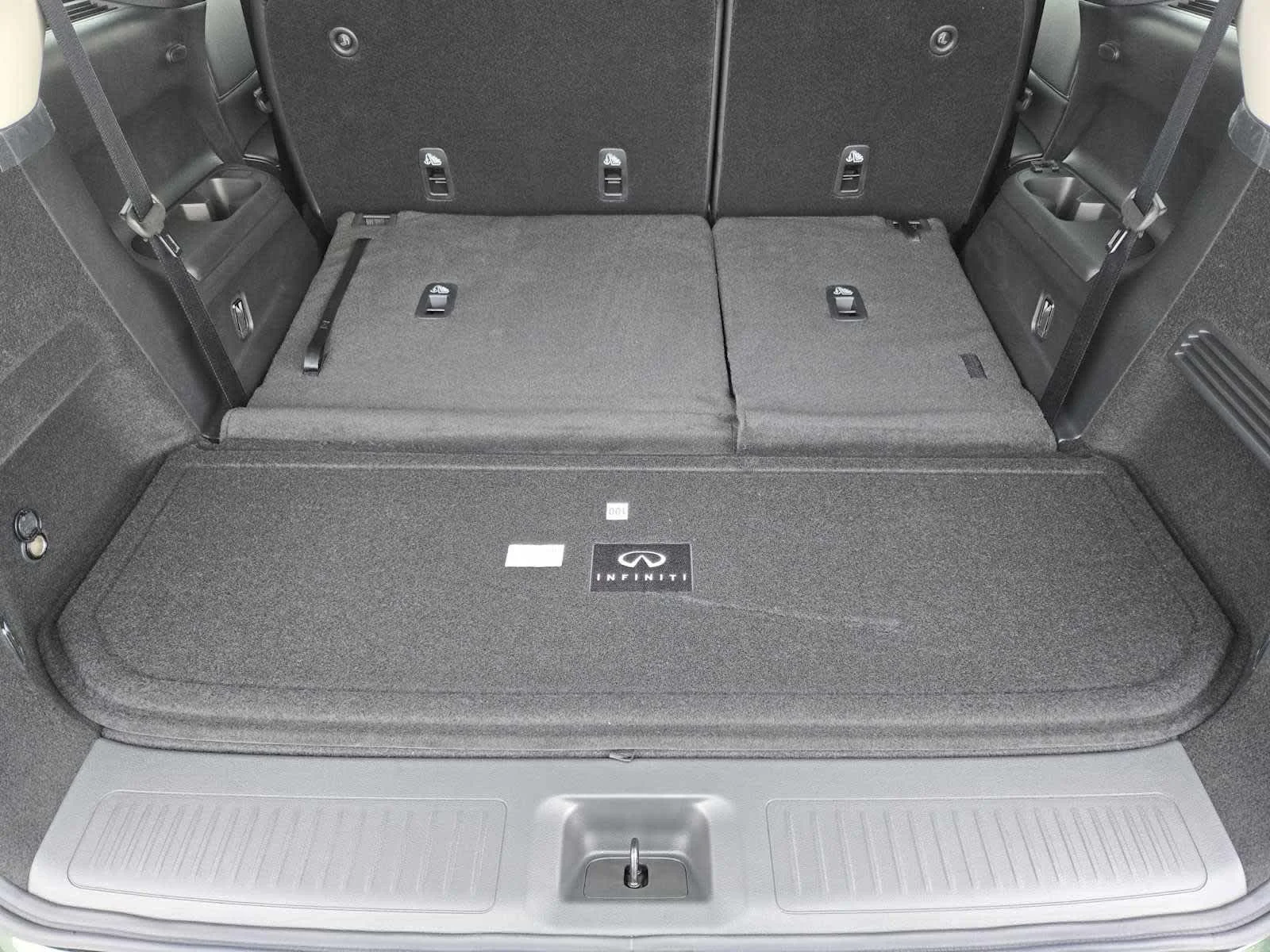 Certified Used 2026 Deep Emerald INFINITI LUXE image 22