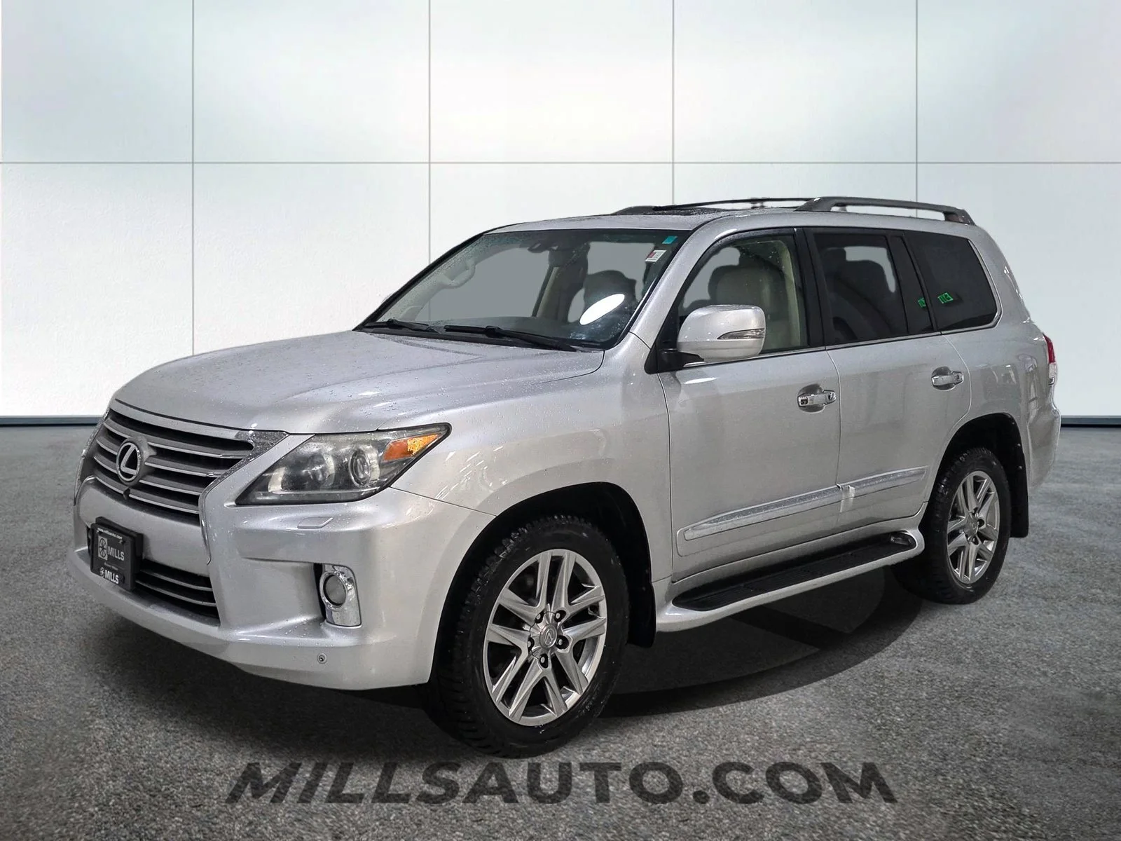 Used 2013 Lexus LX 570 with VIN JTJHY7AX8D4106126 for sale in Willmar, Minnesota